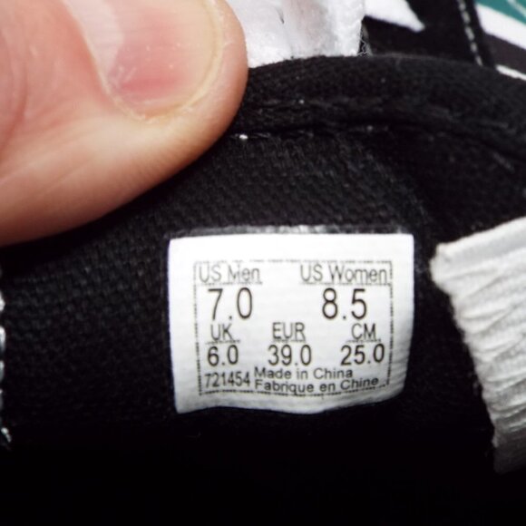 Vans Slip On Sneakers With Laces NWT - Picture 13 of 16